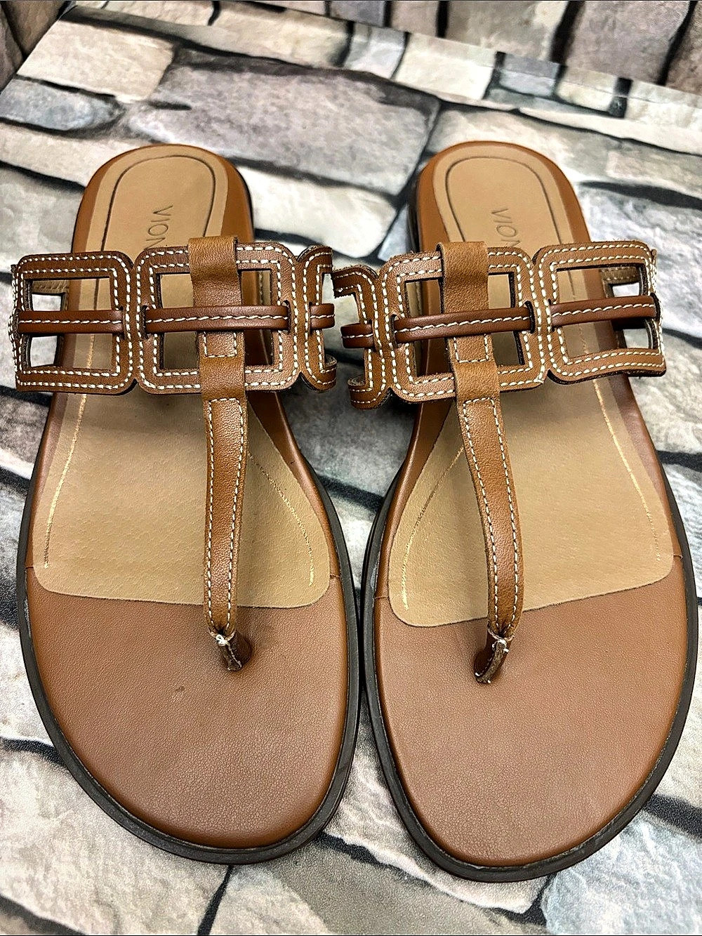 Vionic Alvana Brown Toe Ring Sandals US 6.5 Like New